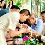 ทำบุญครบรอบ 22 ปี ศิษย์ นพม. ร่วมมุทิตาจิตรดน้ำขอพรผู้ใหญ่ สืบสานสงกรานต์วิถีไทย