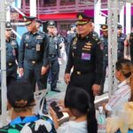 ผบ.ทบ.เยี่ยมหน่วยตรวจเลือกทหาร ร้องขอเป็นทหารเต็ม 2 พื้นที่ สมัครใจเกิน 4,000 คน