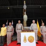 “ผบ.ทร.” ส่งมอบการซ่อมทำเรือพระราชพิธี อธิบดีกรมศิลปากร เป็นผู้รับมอบ
