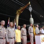 “ผบ.ทร.” ส่งมอบการซ่อมทำเรือพระราชพิธี อธิบดีกรมศิลปากร เป็นผู้รับมอบ