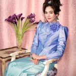 สมฉายาเจ้าแม่คอนเทนต์ ชมพู่ อารยา ควง 3 แสบ ถ่ายแบบชุดวันสงกรานต์ ชาวเน็ตแซวตากล้องต้องสู้ชีวิต