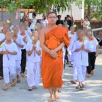 พม. นำเด็ก เยาวชน บรรพชาสามเณรภาคฤดูร้อน ร่วม "ปิดเทอม เติมบุญ" 