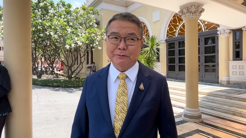 นายชัย วัชรงค์ โฆษกประจำสำนักนายกรัฐมนตรี