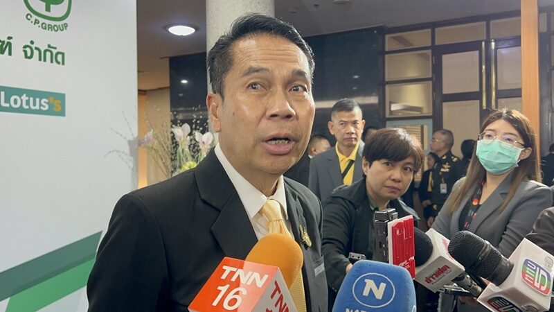 นายสุทิน คลังแสง รมว.กลาโหม