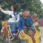 ฮือฮา มิสยูนิเวิร์ส 2023 ขี่ช้าง รำบวงสรวงพ่อปู่พญานาค เรียกเสียงกรี๊ด รำสวย-ทำท่ามินิฮาร์ท