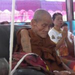 สาธุ! หลวงปู่มี เกจิอีสานใต้ อายุ 112 ปี คาดมากที่สุดในประเทศ แห่สร้างวัตถุมงคล รุ่น 9 รอบ