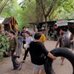 ระอุทะลุ 40 องศา ชาวโคราชแห่เล่นน้ำตกวังเณร คลายร้อนสนุกสนาน ร้านอาหารคึกคัก
