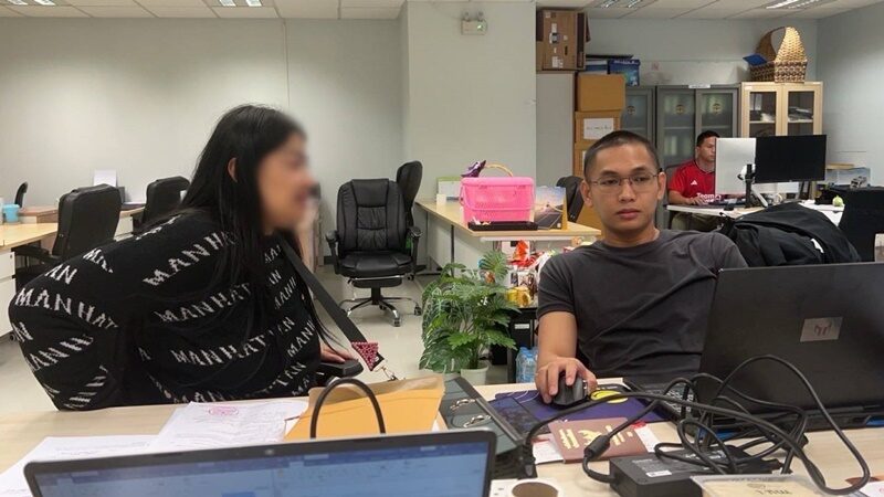 รวบคาสุวรรณภูมิ สาวบัญชีม้าหลอกอดีตข้าราชการสูญเงิน10ล้าน รับได้ค่าจ้าง2หมื่น