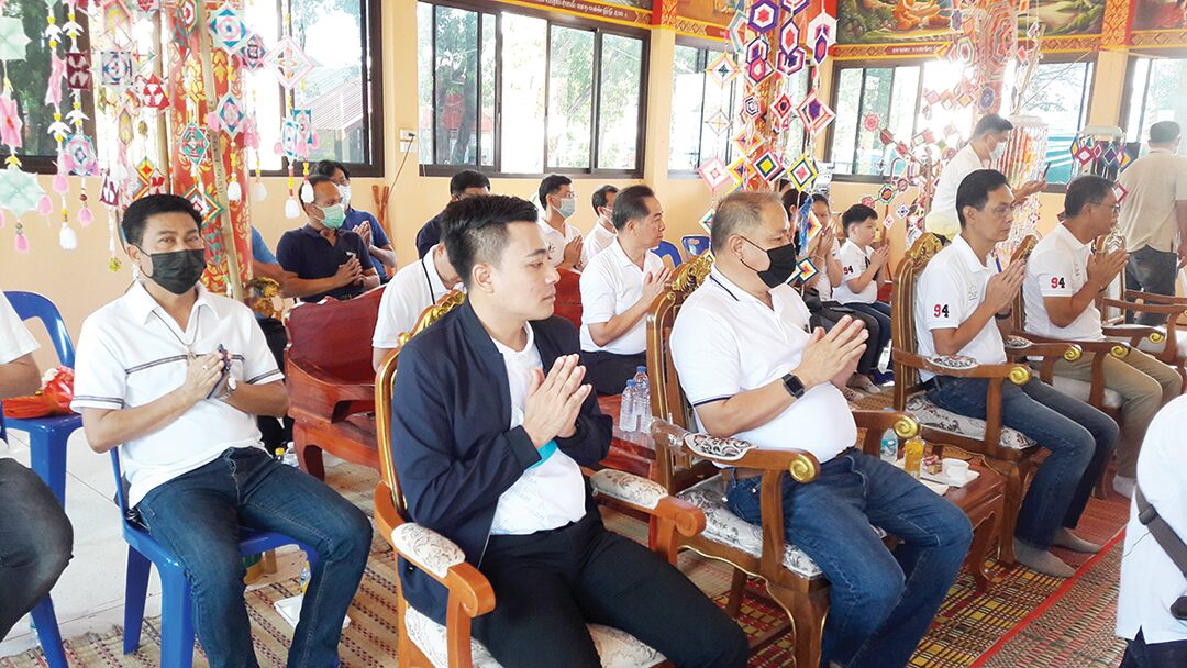 ข่าวสดพระเครื่อง - เหรียญรวยสมปรารถนาหลวงปู่ขำ สมทบสร้างเจดีย์วัดบ้านหนองแดง