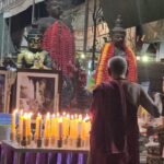 ชาวบ้านแห่ร่วมพิธีจุดเทียนชัย 5เดือน5 แน่นวัดดัง ส่องเลขอ่างอาบน้ำมนต์เห็นชัดเล็งเสี่ยงโชค