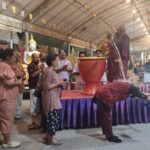 ชาวบ้านแห่ร่วมพิธีจุดเทียนชัย 5เดือน5 แน่นวัดดัง ส่องเลขอ่างอาบน้ำมนต์เห็นชัดเล็งเสี่ยงโชค