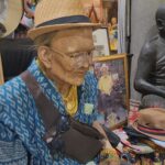 ชาวบ้านแห่ไหว้ขอพร หลวงพ่อรวย ส่องอ่างน้ำมนต์ ลุ้นเลขเด็ด ตาทองงิ้วราย ได้สมใจ 