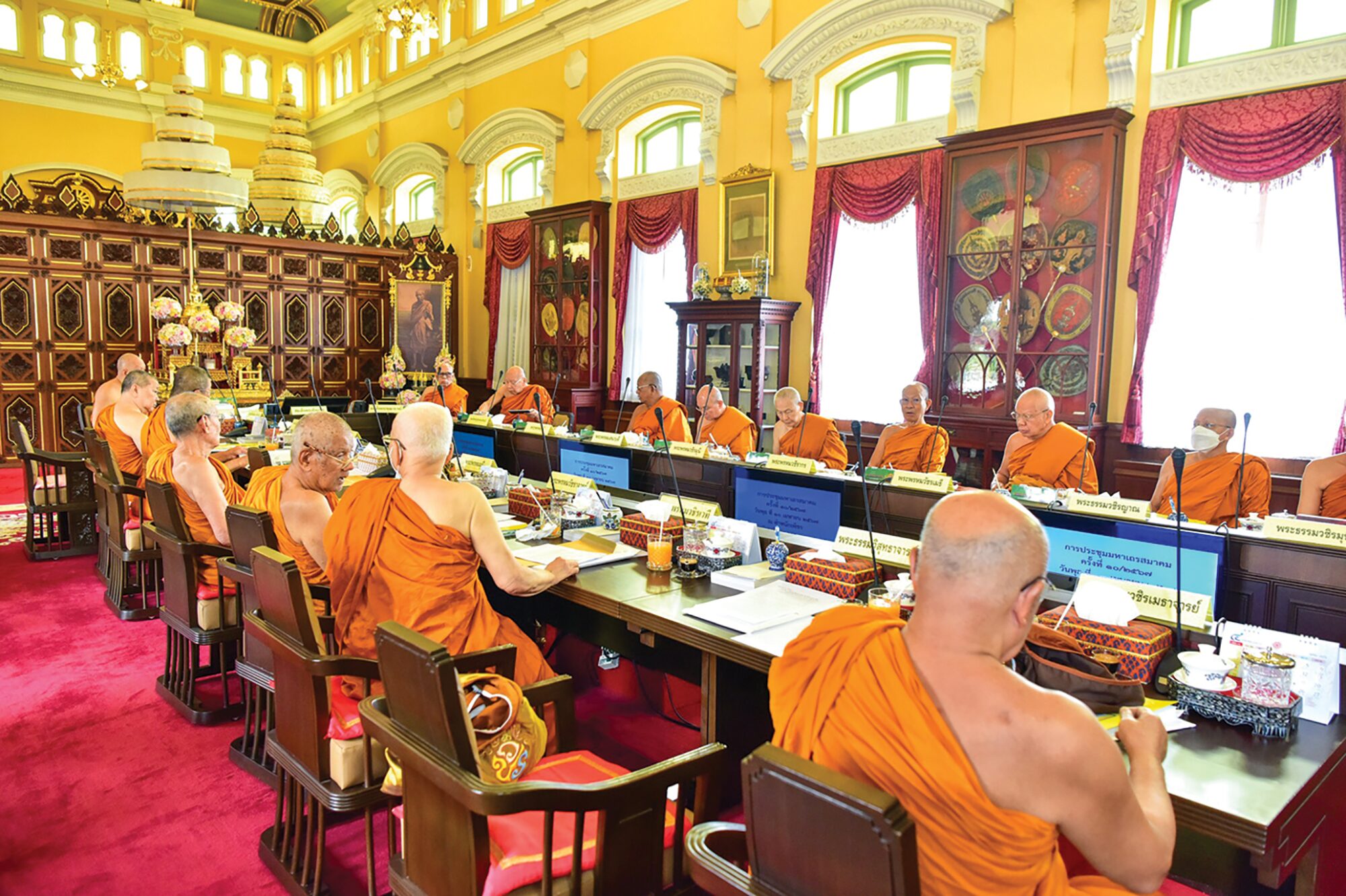 ข่าวสดพระเครื่อง - ปรับปรุงจัดลำดับ‘พัดยศ’ ในงานพระราชพิธี-รัฐพิธี