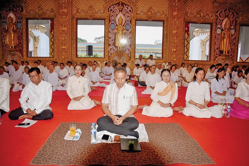 ข่าวสดพระเครื่อง - ร้อยเอ็ดตักบาตรน้อมรำลึก 107 ปีชาตกาล-หลวงปู่ศรี