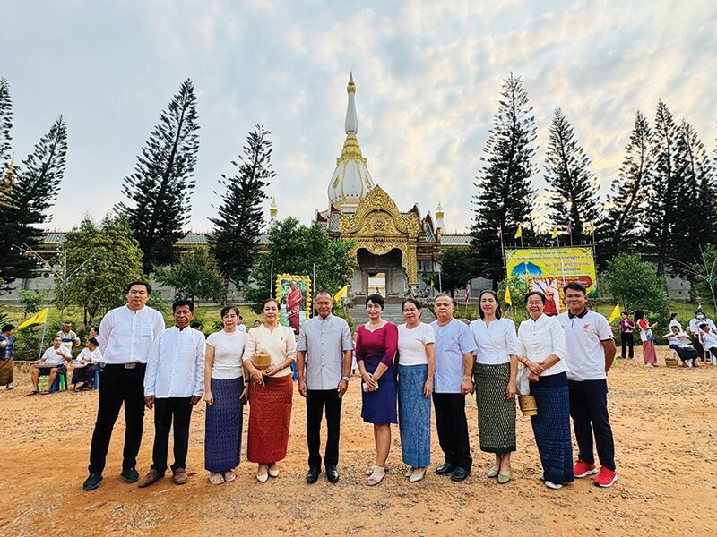ข่าวสดพระเครื่อง - ร้อยเอ็ดตักบาตรน้อมรำลึก 107 ปีชาตกาล-หลวงปู่ศรี
