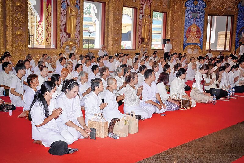 ข่าวสดพระเครื่อง - ร้อยเอ็ดตักบาตรน้อมรำลึก 107 ปีชาตกาล-หลวงปู่ศรี