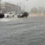 อ่วม ฝนตกกระหน่ำชั่วโมงเดียว ทำน้ำท่วมหนัก-จราจรติดหนึบ ระดมเครื่องสูบเร่งระบายน้ำ