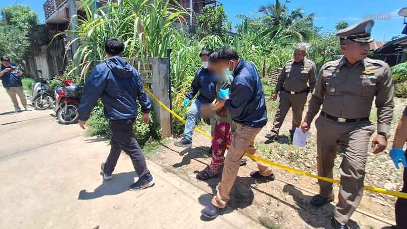 สุดหดหู่ ลูกชายฆ่าเผาอำพรางแม่ตัวเอง ตร.คุมตัวไปทำแผนยังไม่สลด ไม่ยอมไหว้ขอขมา 