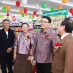 เจ้าแขวงจำปาสักเป็นประธานเปิดร้านเซเว่นฯ สาขาแรกในนครปากเซ