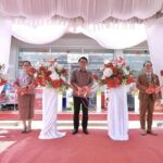 เจ้าแขวงจำปาสักเป็นประธานเปิดร้านเซเว่นฯ สาขาแรกในนครปากเซ