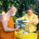 อธิบดีกรมการปกครอง ประธานพิธีทำบุญตักบาตร