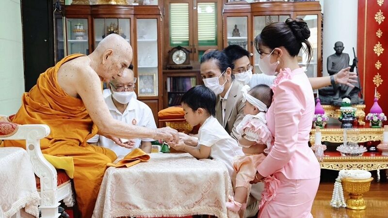 ก้อย พาลูกออกงาน