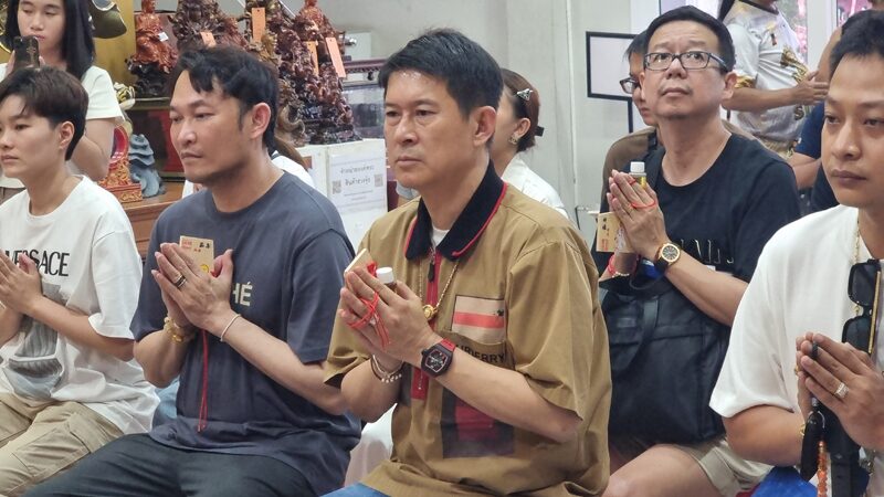 เฮียนพพร ขนบรั่นดี 90 ลัง แก้บนวิหารกวนอู ริว จิตสัมผัส หลังมาบนขอ ได้กำไรพันล้าน