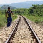 ร้อนจัด แสงแผดเผารางรถไฟละลายคดงอ เจ้าหน้าที่เร่งแก้ 2 ชม. เปิดเดินรถไฟตามปกติ 