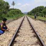 ร้อนจัด แสงแผดเผารางรถไฟละลายคดงอ เจ้าหน้าที่เร่งแก้ 2 ชม. เปิดเดินรถไฟตามปกติ 