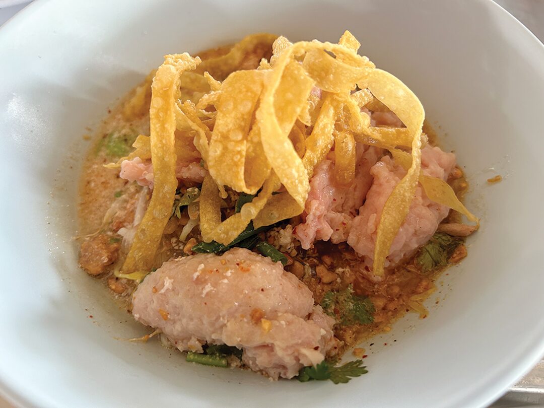 อิ่มอร่อย - ก๋วยเตี๋ยวต้มยำหมูกรอบ เจ๊ดำ ร้านเด็ดย่านวัดลาดสนุ่น-ปทุมฯ