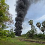 ไฟโหมโกดังเก็บพลาสติก-สารเคมี เจ้าหน้าที่ระดมรถดับเพลิงทุกสารทิศ ยังคุมเพลิงไม่ได้