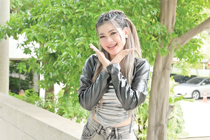 จับกระแสลูกทุ่ง