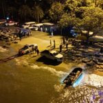 เรือประมง ล่มกลางร่องน้ำ ปากคลองบางละมุง เกาะถังน้ำมันรอด 1 อีก 1 ยังไม่รู้ชะตากรรม