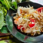จานเด็ด 77 จังหวัด ส้มตำกุ้งทะเลร้า