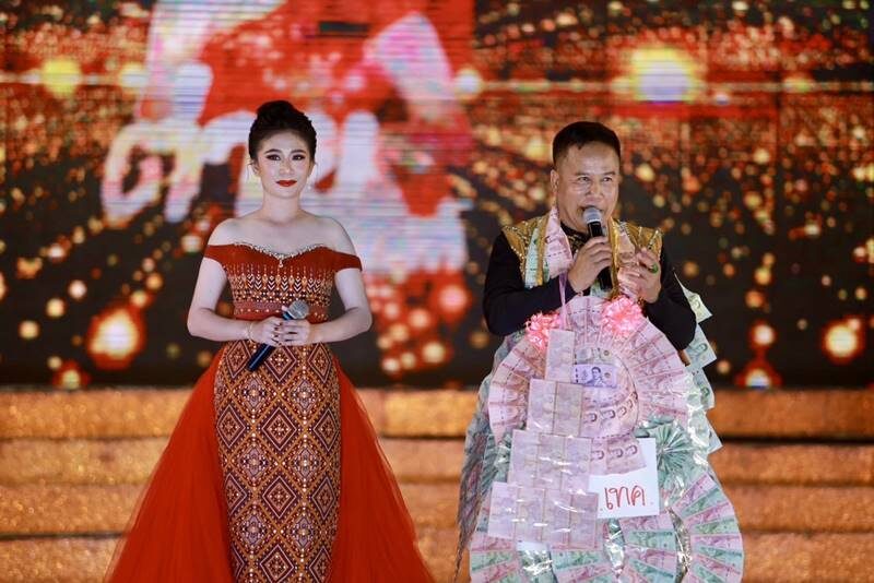 ศิลปินภูไท เปิดตัวนางเอกหมอลำใหม่