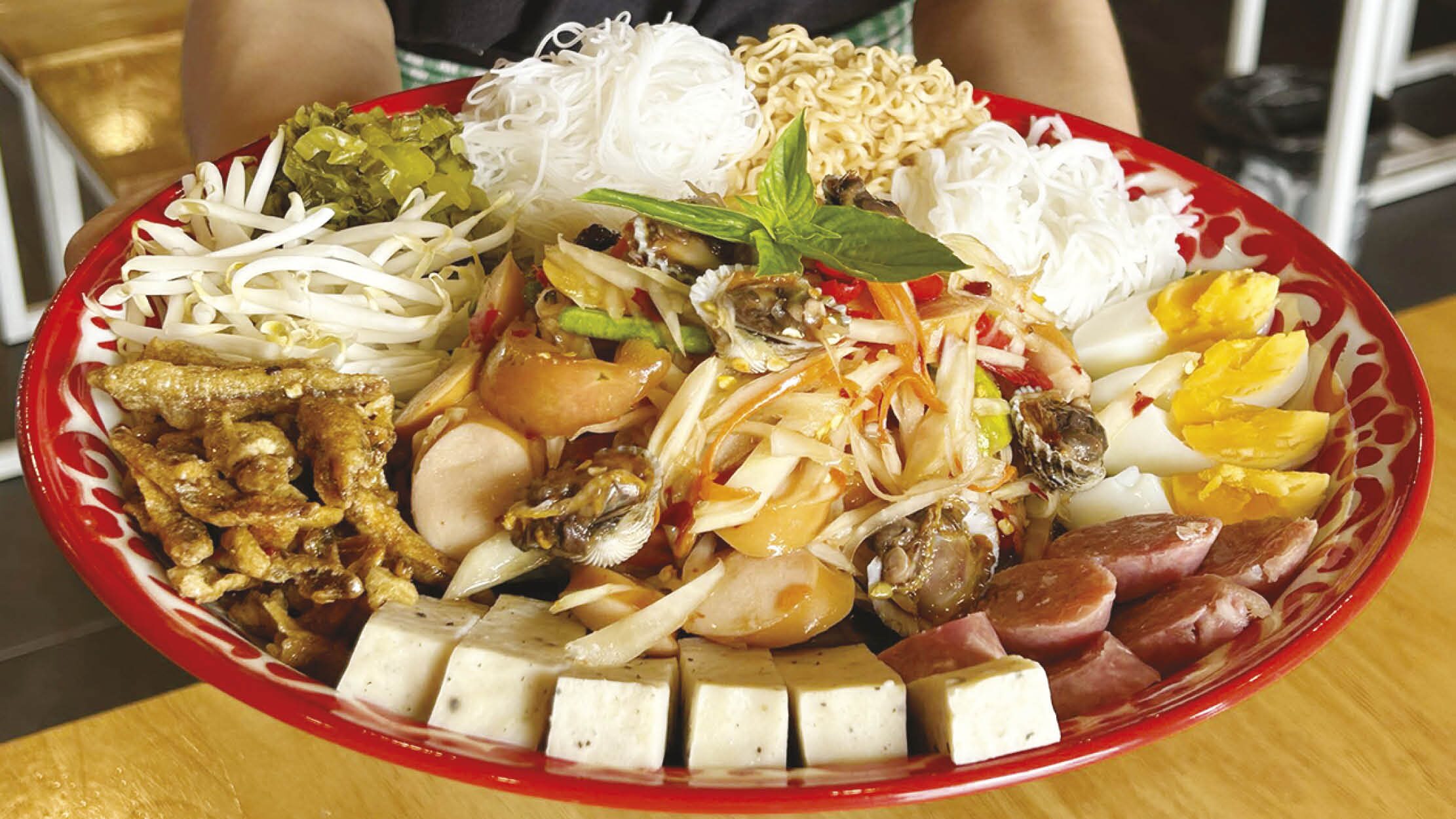 สวรรค์ในครัว - ‘ตำจู๋จี๋’ร้านอีสานรสจัดจ้าน แซ่บนัวปลาร้าหอมถึงเครื่อง