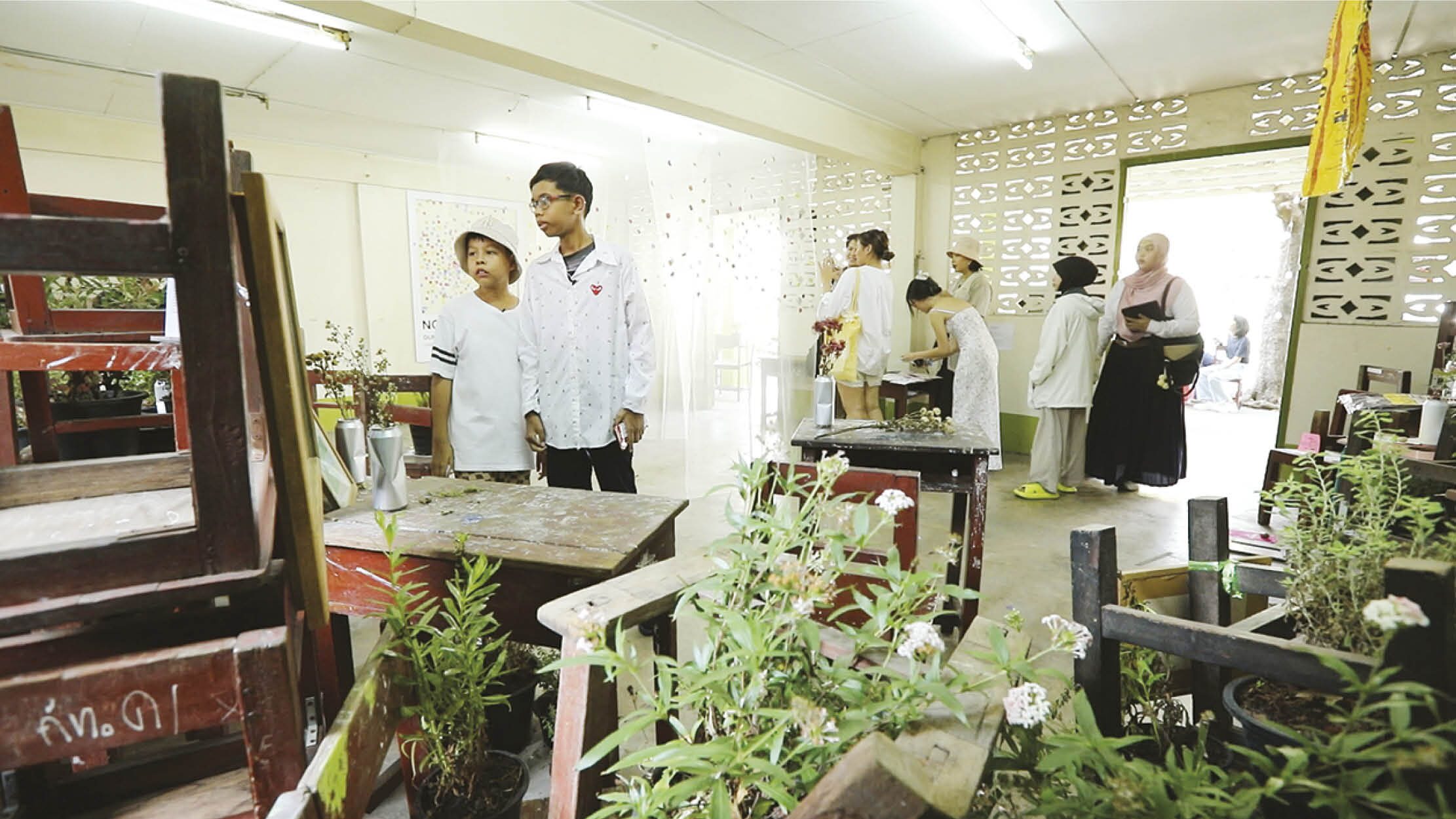 สดจากเยาวชน - เรื่องเล่าของดอกไม้ สีสันแห่งบางอ้อ