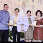 ชมรมเพลินไทยสมัยนิยมมอบเงินสมทบทุนในโครงการตกแต่งภายในอาคารวชิรานุสรณ์