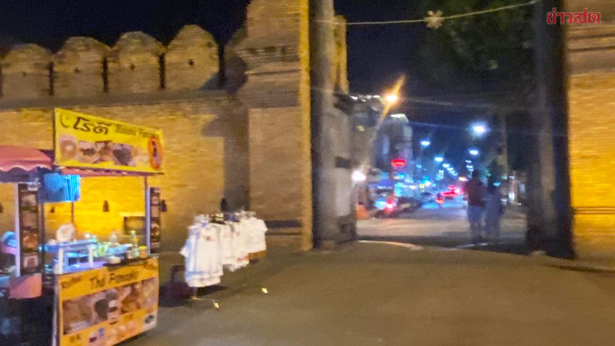 สาวฉุน เที่ยวประตูท่าแพ เตือนพ่อค้าโรตีล้างมือ โดนตะโกนด่าเรื่องมากไม่ต้องแดก