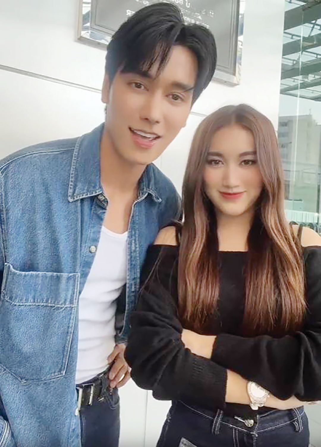 อาทิตย์ใส