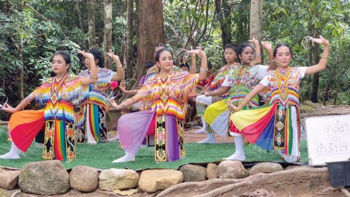 สดจากเยาวชน