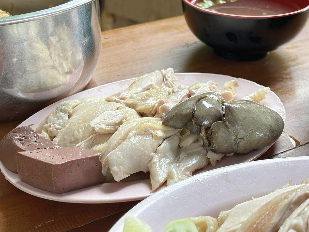 สวรรค์ในครัว - เจ้าเด็ด‘อรข้าวมันไก่ตอน’ ไก่เนื้อนุ่มฉ่ำ-น้ำจิ้มอร่อย 