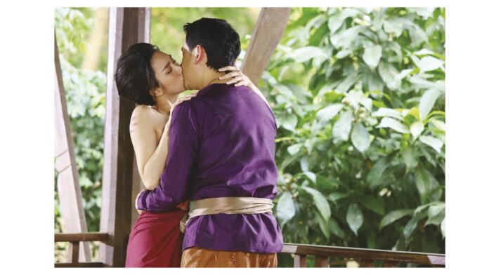 อาทิตย์ใส