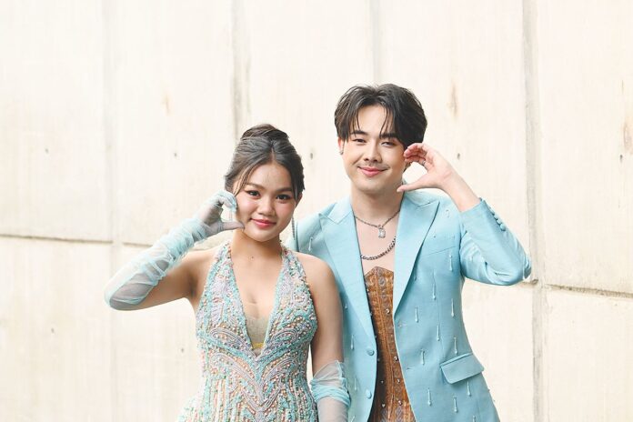 จับกระแสลูกทุ่ง