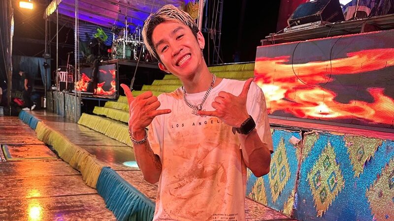 เจอาร์ เซ็นสัญญาเข้าค่าย