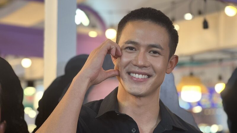 แชมป์ ชนาธิป