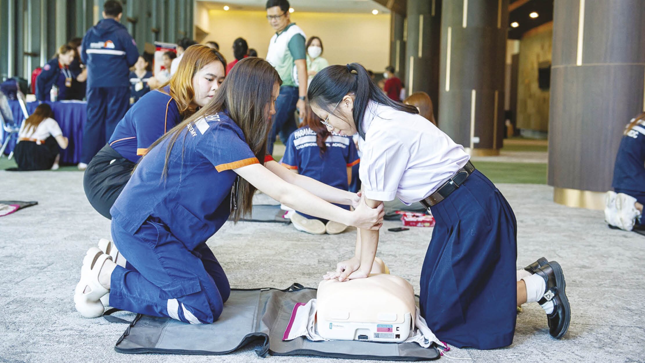 สดจากเยาวชน - ราชวิทยาลัยจุฬาภรณ์ เปิดบ้านแนะอาชีพ