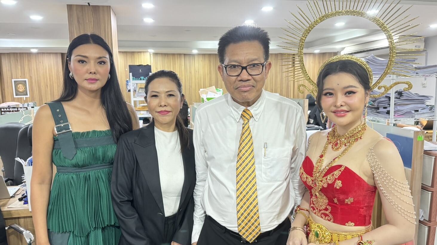ลิลลี่ เหงียน โอด ปู มัณฑนา โปรดเห็นใจ 