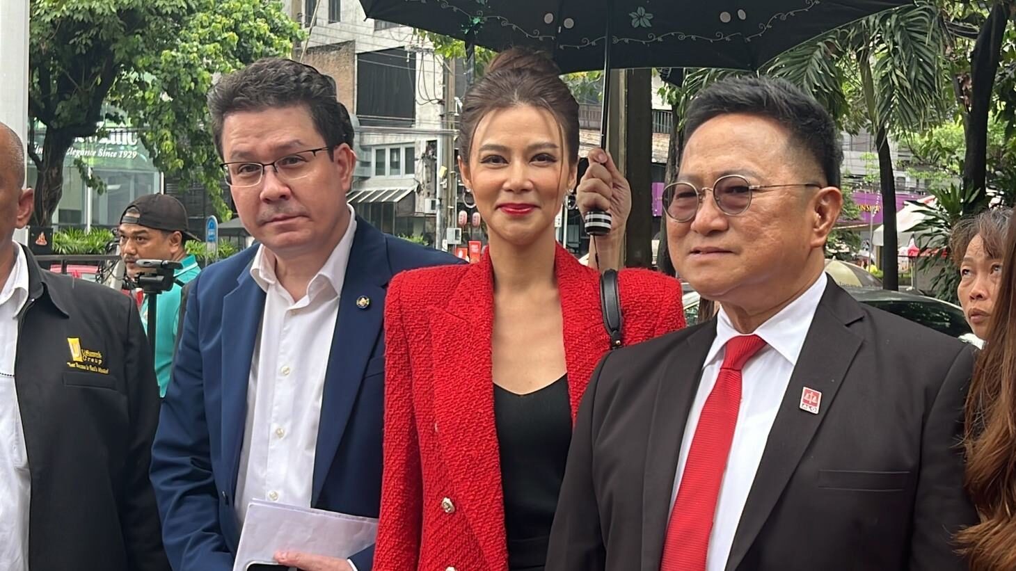 ปู-หาญส์ เข้าพบตำรวจ