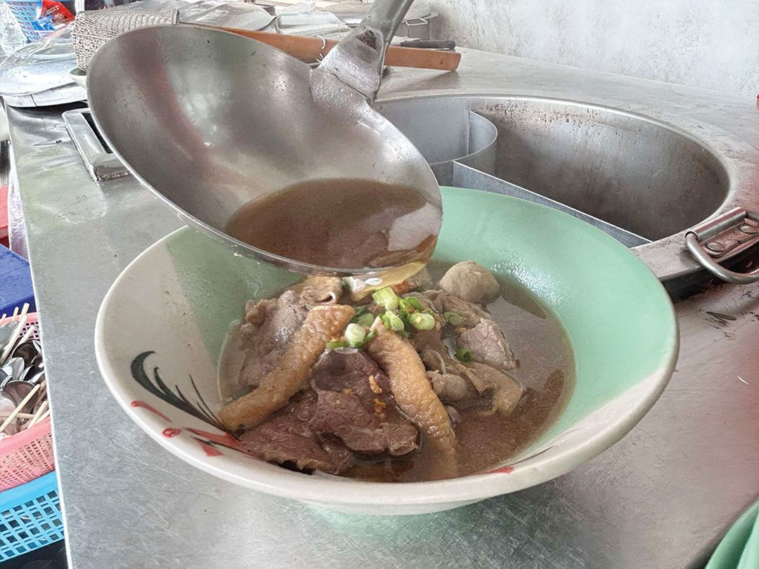 สวรรค์ในครัว - โกเอี่ยม เนื้อตุ๋นหมูตุ๋น ก๋วยเตี๋ยวเจ้าเด็ดอร่อยคุ้ม